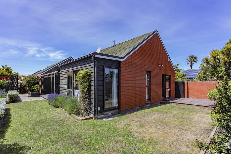 1/36 Gordon Avenue, St Albans, Christchurch - Carousel 1