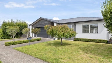 72 Penetaka Heights, Pyes Pa, Tauranga - Carousel 1