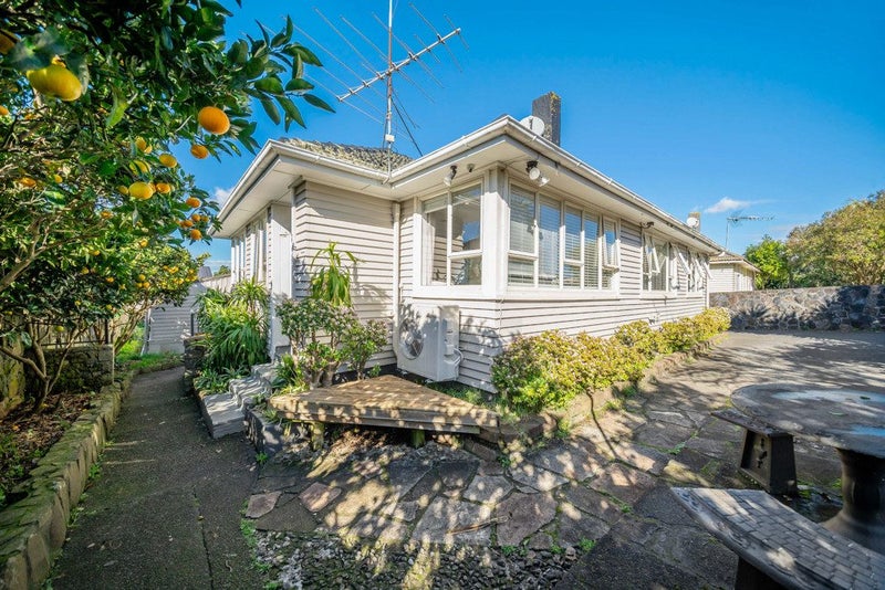 52 Heatherbank Street, Glen Innes, Auckland - Carousel 2