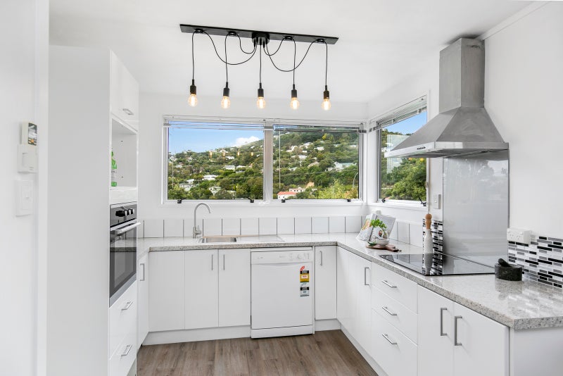 111A Churchill Drive, Crofton Downs, Wellington - Carousel 2