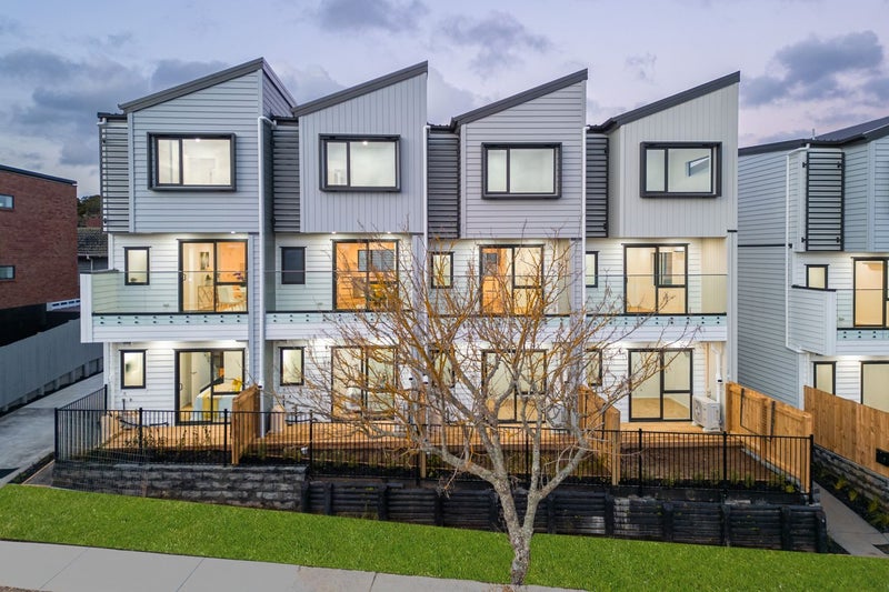 8/2 Hyde Street, Manurewa East, Auckland - Carousel 1