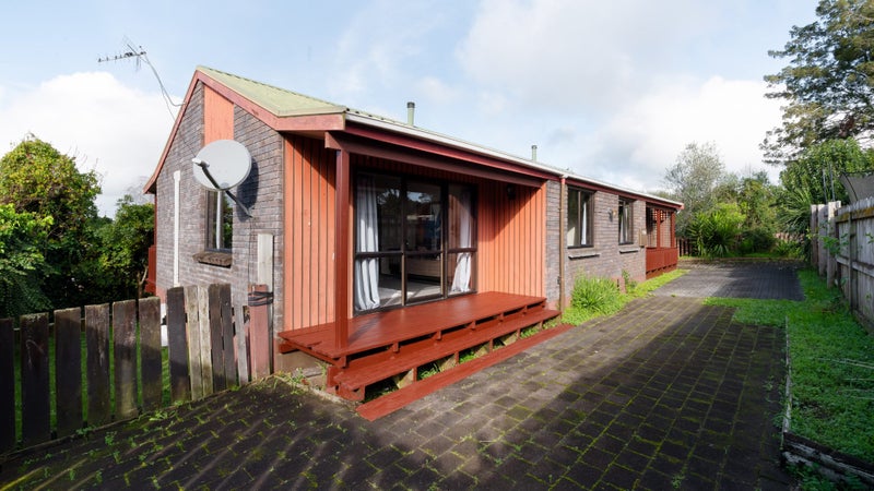 22A Masters Avenue, Hillcrest, Hamilton - Carousel 1