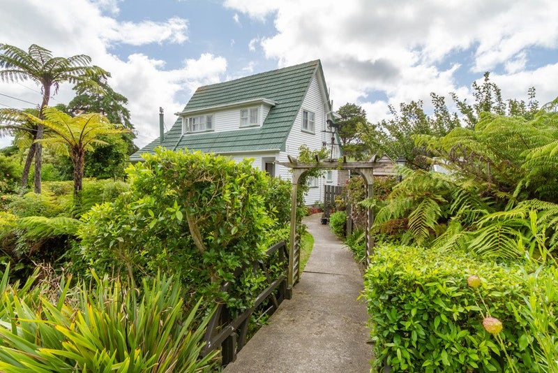 5 Tawhai Street, Stokes Valley, Lower Hutt - Carousel 2
