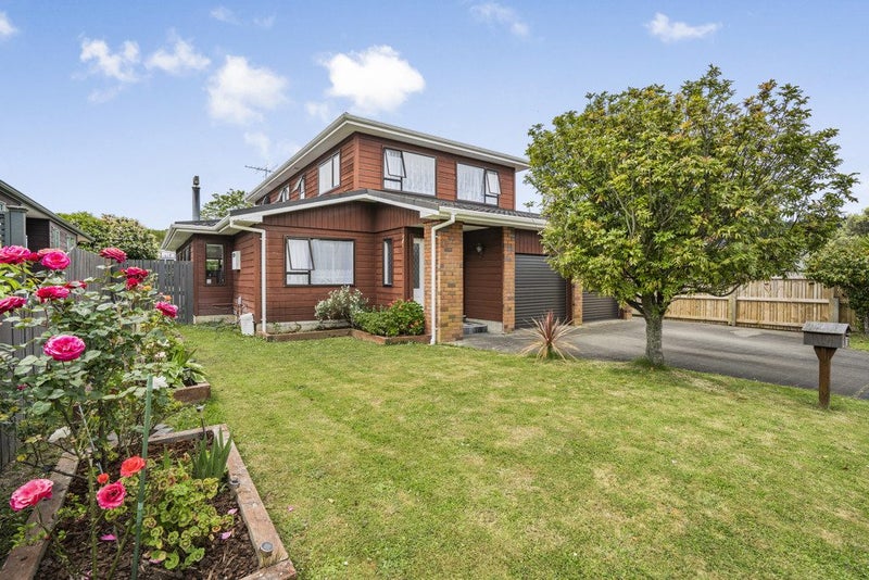 18 Karamea Grove, Wainuiomata, Lower Hutt - Carousel 1