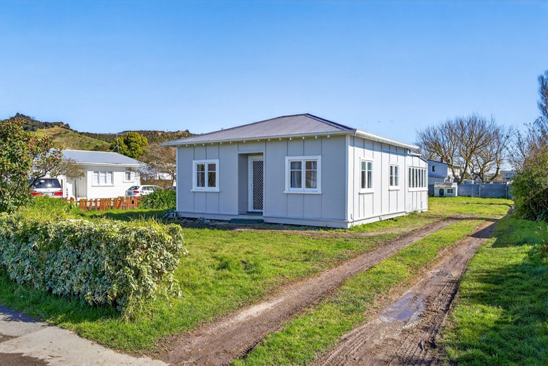 7 Endcliffe Road, Kaiti, Gisborne - Carousel 1