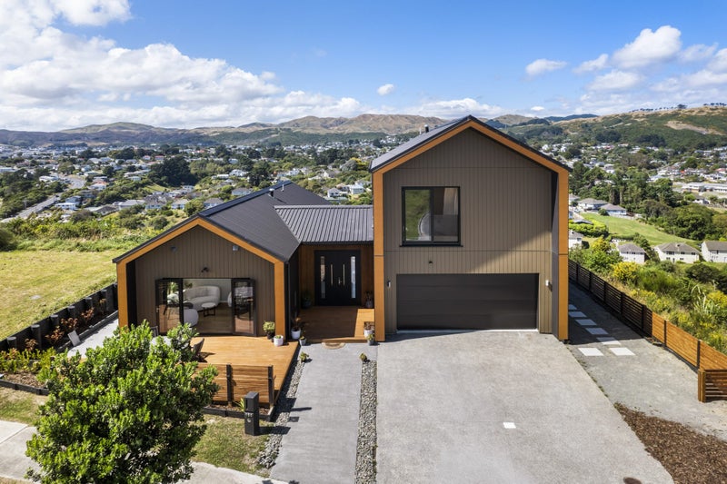 186 John Burke Drive, Aotea, Porirua - Carousel 2