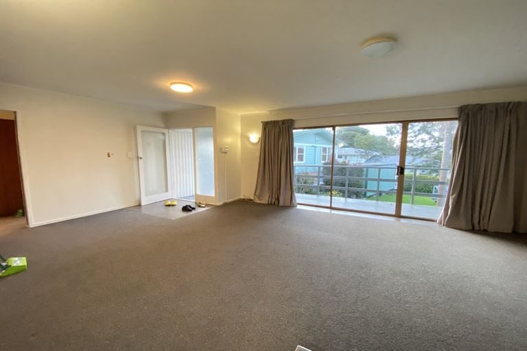 1/6 Kathleen Street, Totara Vale, Auckland - Carousel 2