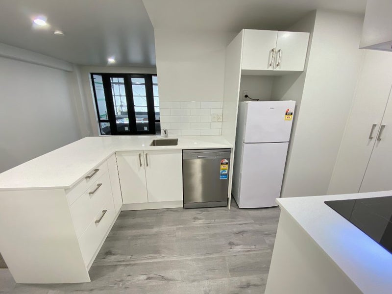 2B/250 Richmond Road, Grey Lynn, Auckland - Carousel 2