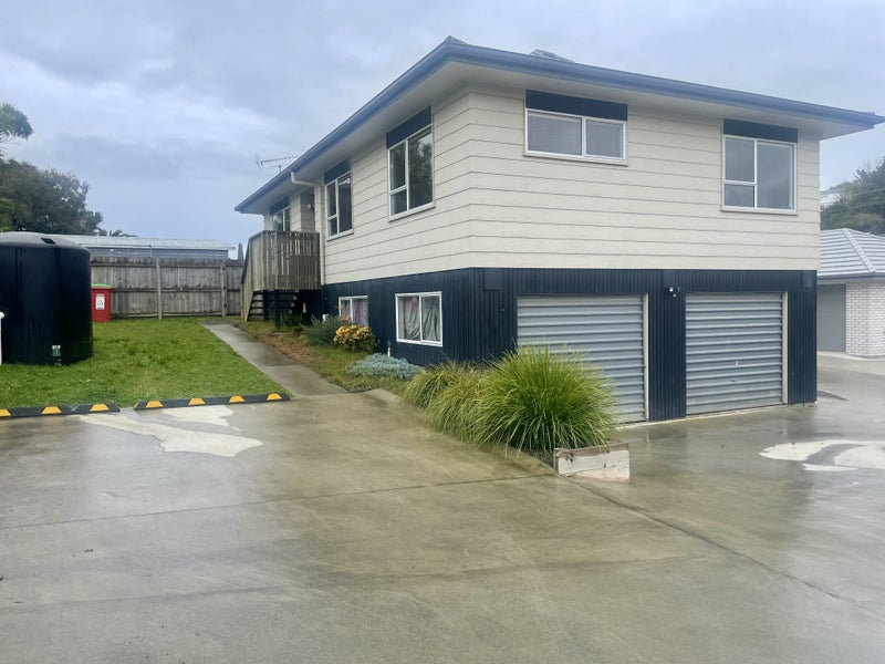 29 Hammond Avenue, Hatfields Beach, Orewa - Carousel 1