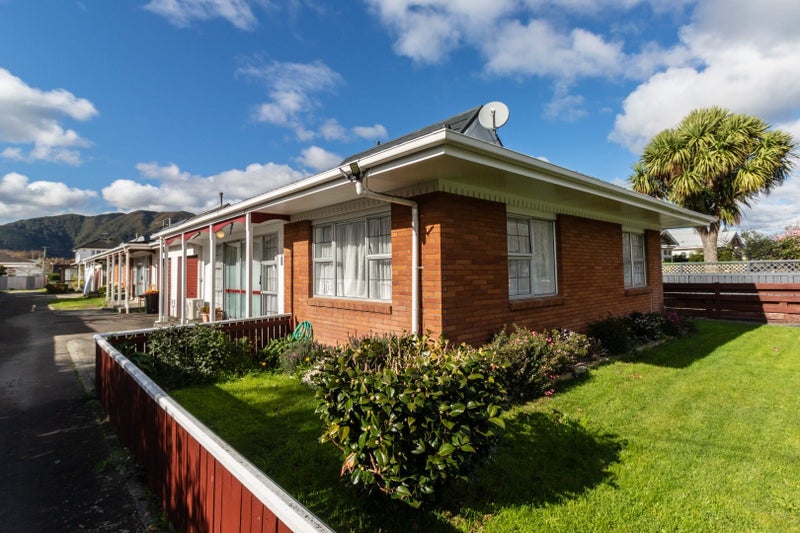 1/14 Fuller Grove, Woburn, Lower Hutt - Carousel 2