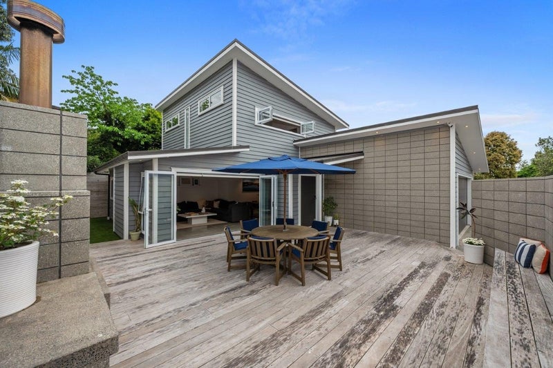 18A Selwyn Crescent, Forrest Hill, Auckland - Carousel 1