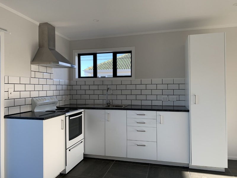 10 Rosier Road, Glen Eden, Auckland - Carousel 2