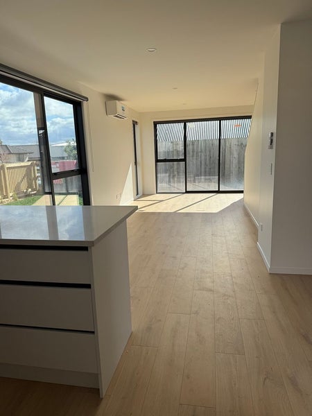 24 Maanihi Drive, Rototuna North, Hamilton - Carousel 2