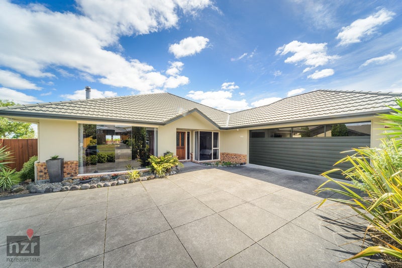 3 Ron Place, Fitzherbert, Palmerston North - Carousel 2