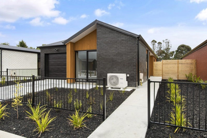 6 Ngarua Lane, HOROTIU, HAMILTON - Carousel 1