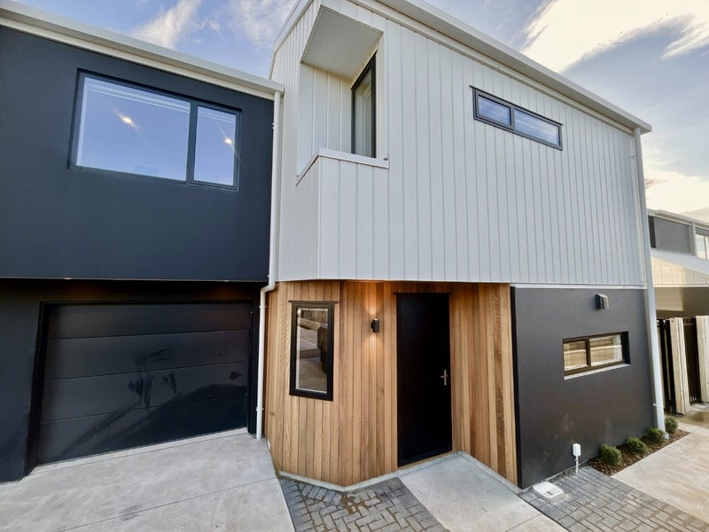 1/32 Allard Street, Edgeware, Christchurch - Carousel 1