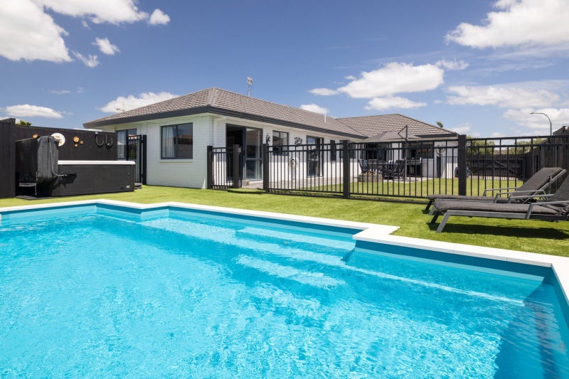 8 Nicole Place, Papamoa Beach, Papamoa - Carousel 1