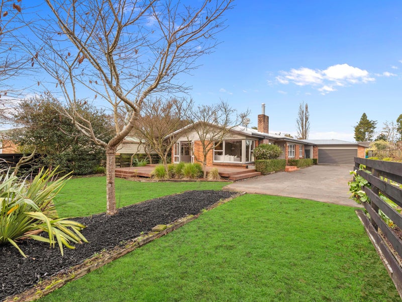 8 Braid Road, St Andrews, Hamilton - Carousel 1