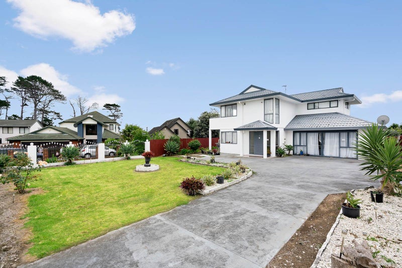 19 Samara Place, Clendon Park, Auckland - Carousel 1