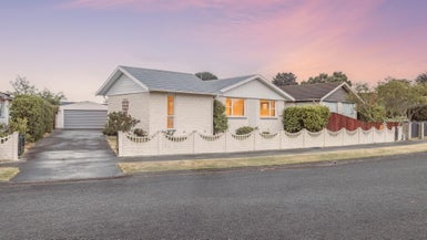 19 Kawau Crescent, Bromley, Christchurch - Carousel 1