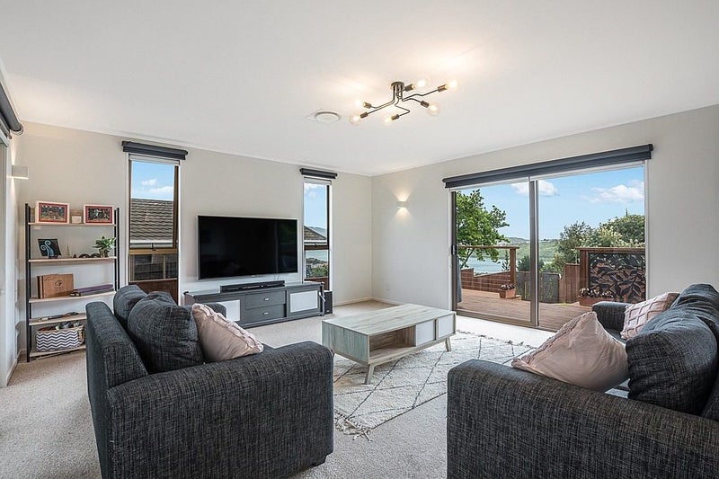 76 Eskdale Road, Papakowhai, Porirua - Carousel 2