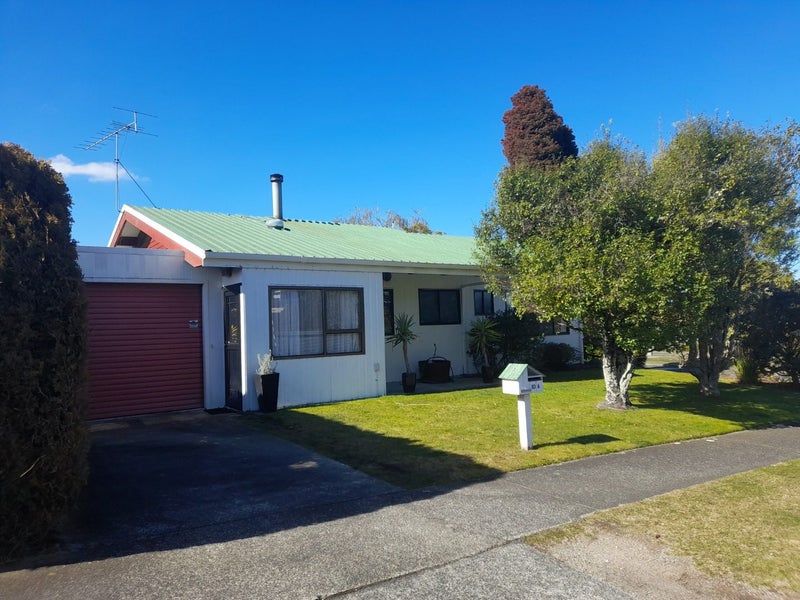 1/10 Reeves Road, Acacia Bay, Taupō - Carousel 1