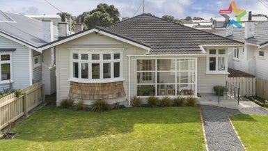 13 Pinnacle Street, Seatoun, Wellington - Carousel 1