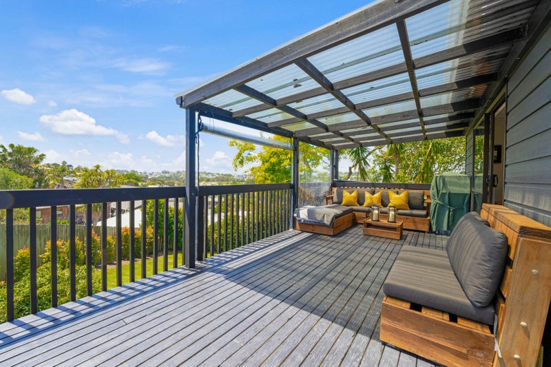 2/16 Heathglen Place, Bayview, Auckland - Carousel 1