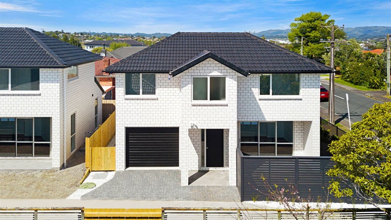 14A Kirrie Avenue, Te Atatu South, Auckland - Carousel 1