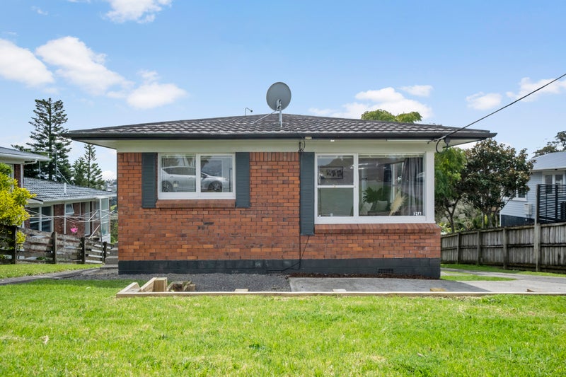 1/21 Seaview Road, Glenfield, Auckland - Carousel 1