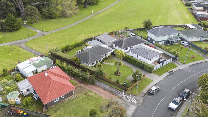 67 Smythe Road, Henderson, Auckland - Carousel 1