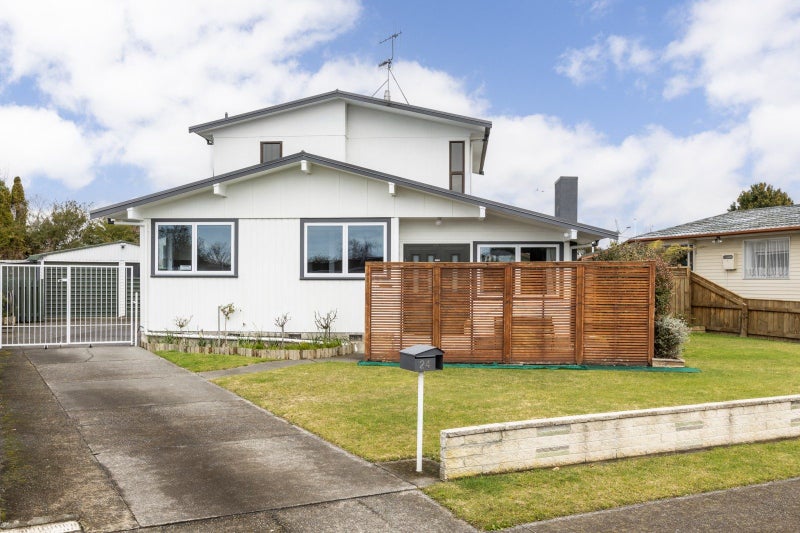 24 Clark Avenue, Pirimai, Napier - Carousel 1