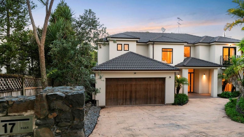 17 Centennial Place, Campbells Bay, Auckland - Carousel 1