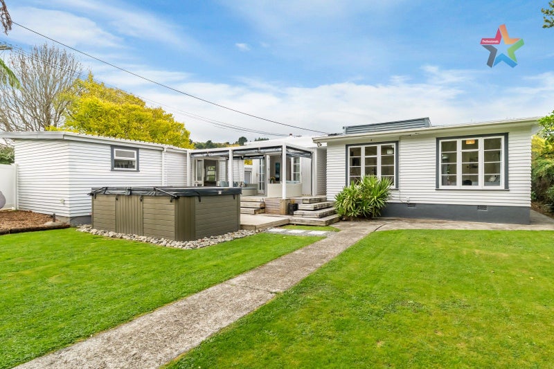 10 Golf Road, Manor Park, Lower Hutt - Carousel 2