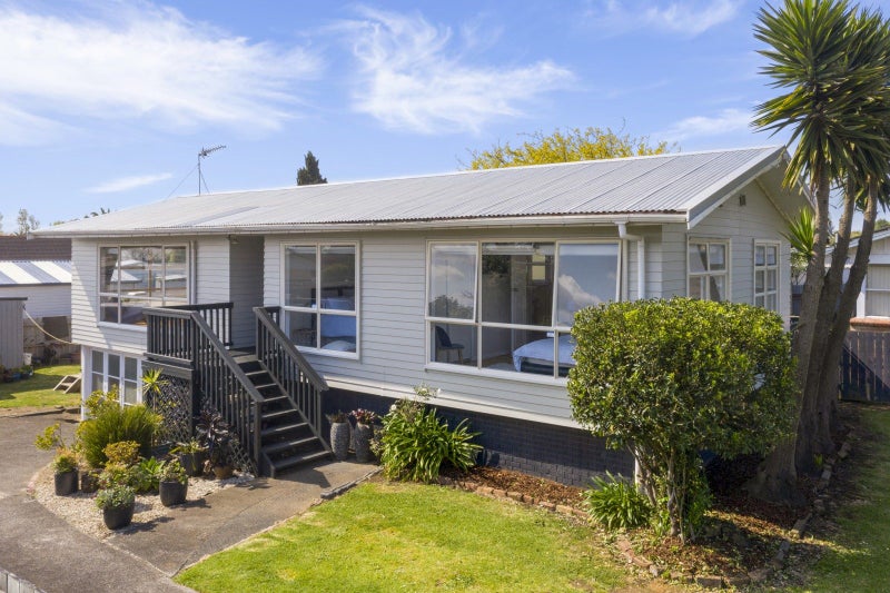 52 Kirkbride Road, Mangere, Auckland - Carousel 1