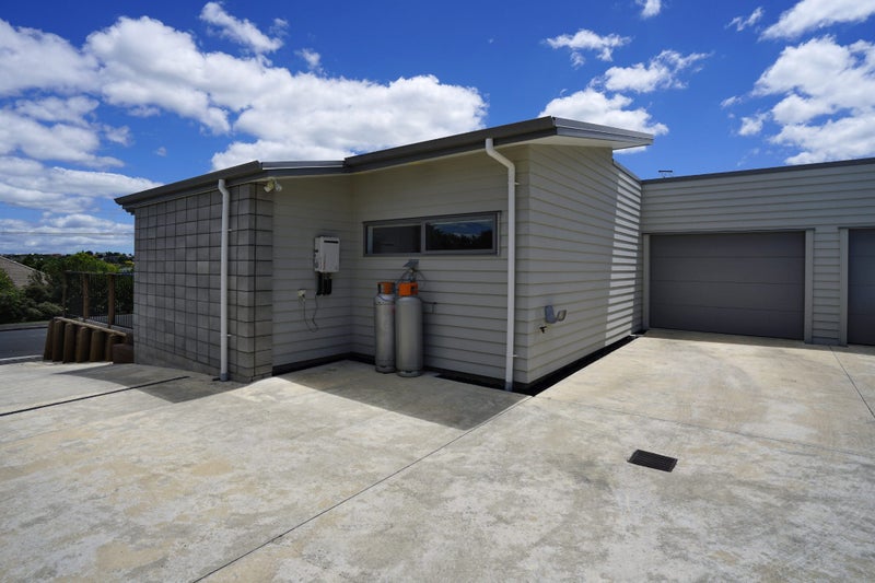 2 Waimarie Street, Nawton, Hamilton - Carousel 14