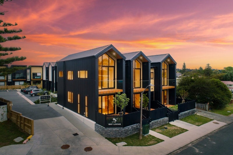 27B Dawnhaven Drive, Te Atatū Peninsula, Auckland - Carousel 1