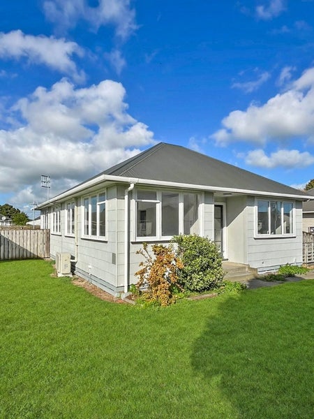 43 Kittyhawk Row, Bulls, Bulls - Carousel 1