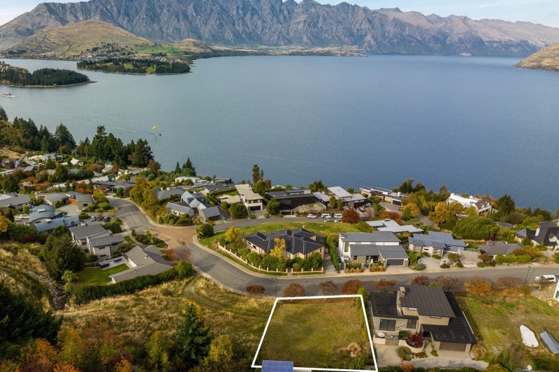 24 Aspen Grove, Fernhill, Queenstown - Carousel 2