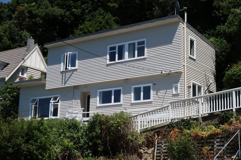 41 Barnard Street, Wadestown, Wellington - Carousel 1