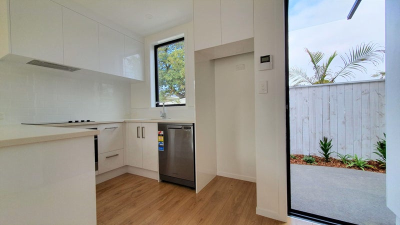 2/17 Eaglehurst Road, Ellerslie, Auckland - Carousel 2