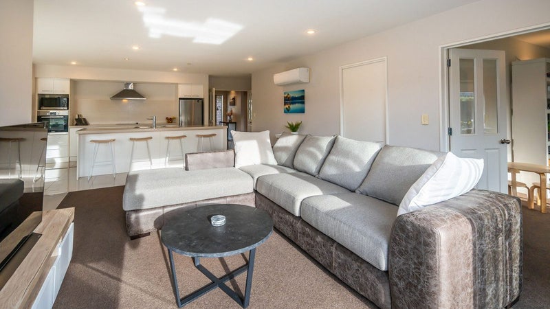 2 Levinge Lane, Hillmorton, Christchurch - Carousel 1