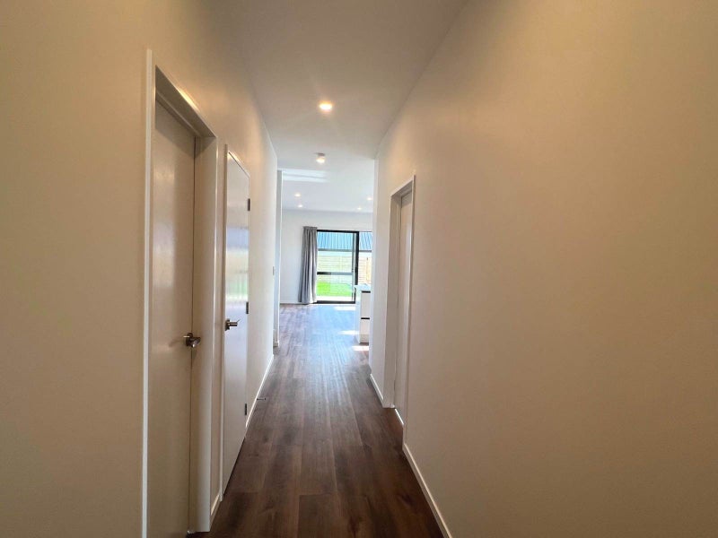 20 Puhikawa Street, Massey, Auckland - Carousel 2