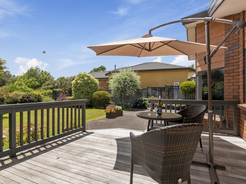 21 Ashmore Drive, Frankleigh Park, New Plymouth - Carousel 1