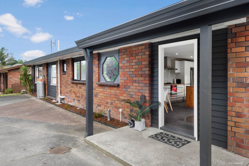 2/3 Flavia Place, Lynfield, Auckland - Carousel 2