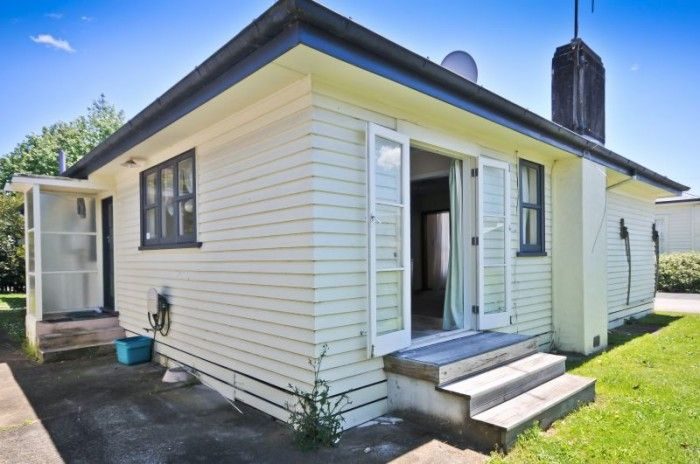 46 Galloway Street, Hamilton East, Hamilton - Carousel 2