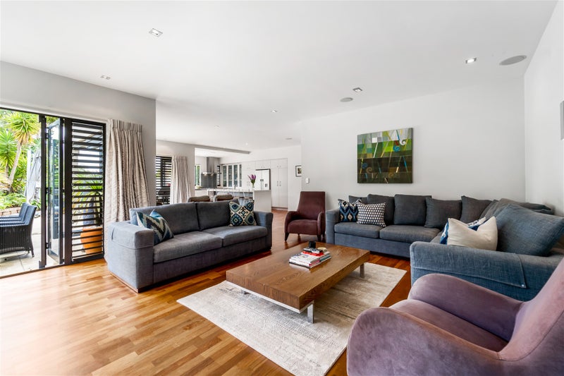 32 English Oak Drive, Schnapper Rock, Auckland - Carousel 2