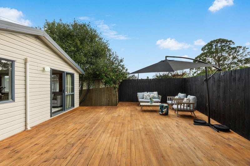 65A Redwood Drive, Massey, Auckland - Carousel 2