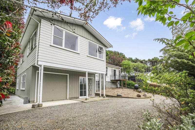 9 KARAKA ST , Wainuiomata, WAINUIOMATA - Carousel 2