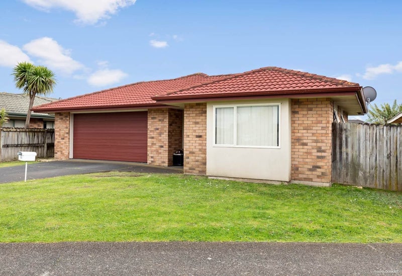 12 Rock Daisy Crescent, Mangere, Auckland - Carousel 1